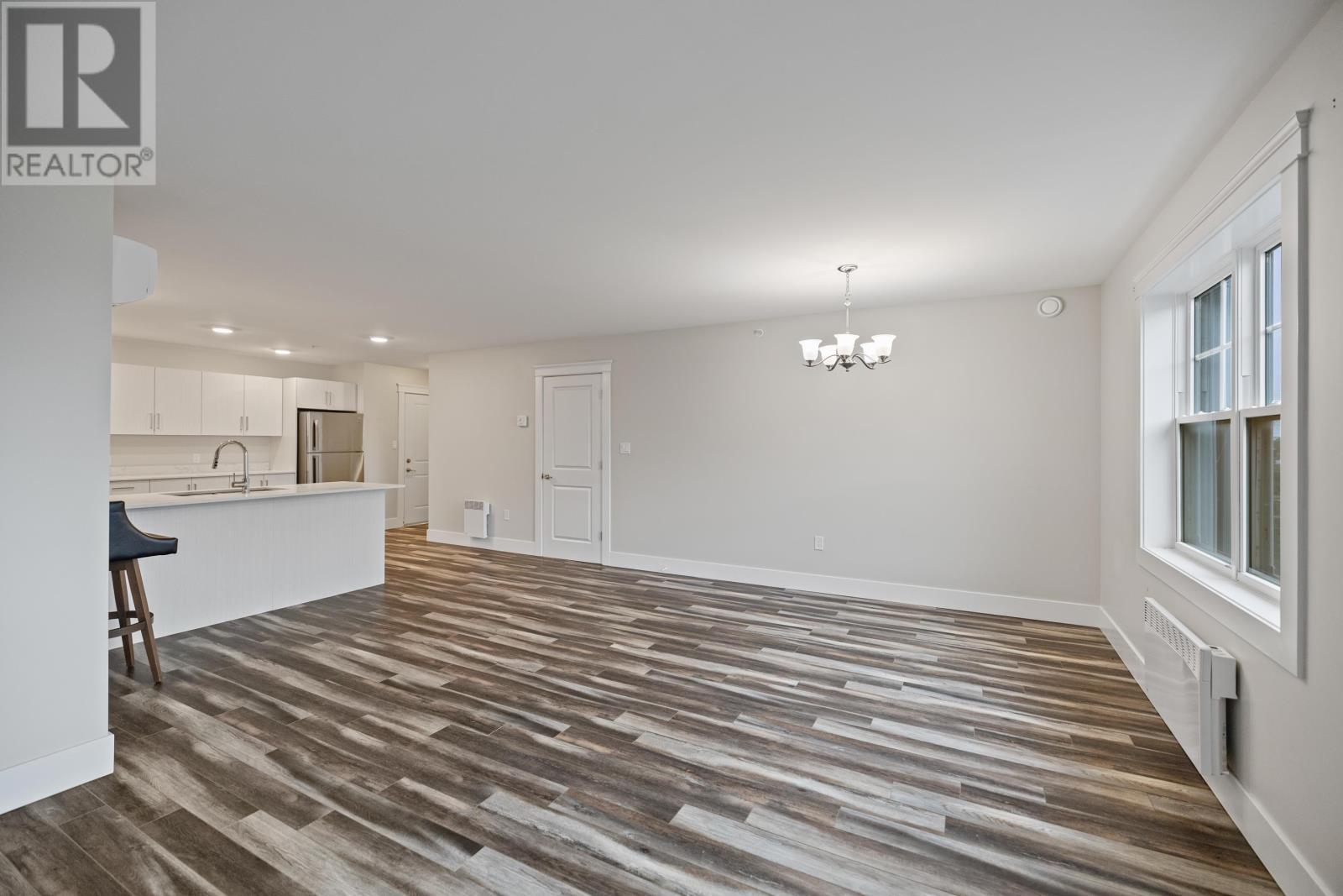#208 29 Stratford Road - Image 15