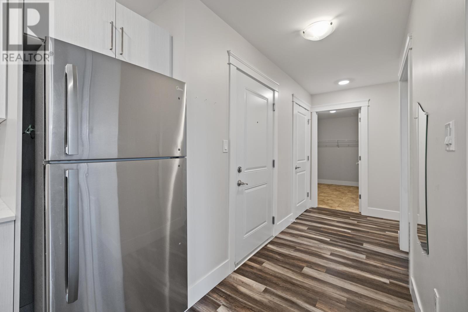 #208 29 Stratford Road - Image 17