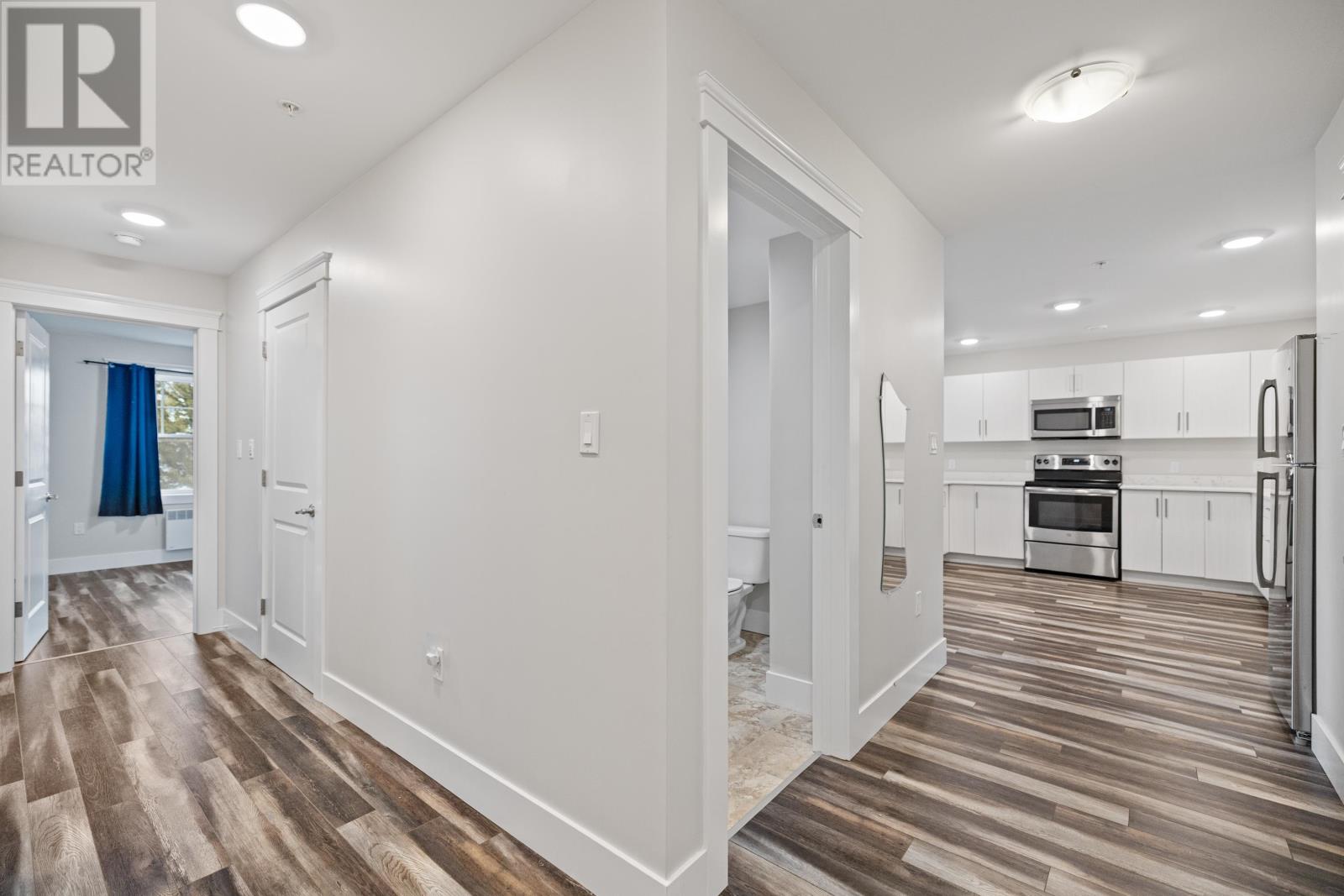 #208 29 Stratford Road - Image 18