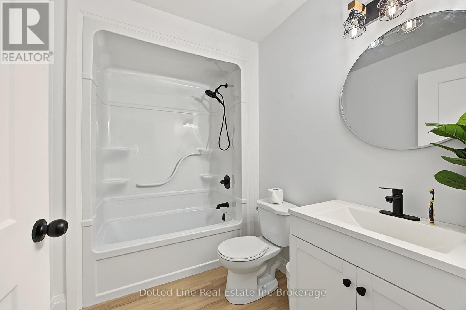 4 CHARLES COURT - Image 25