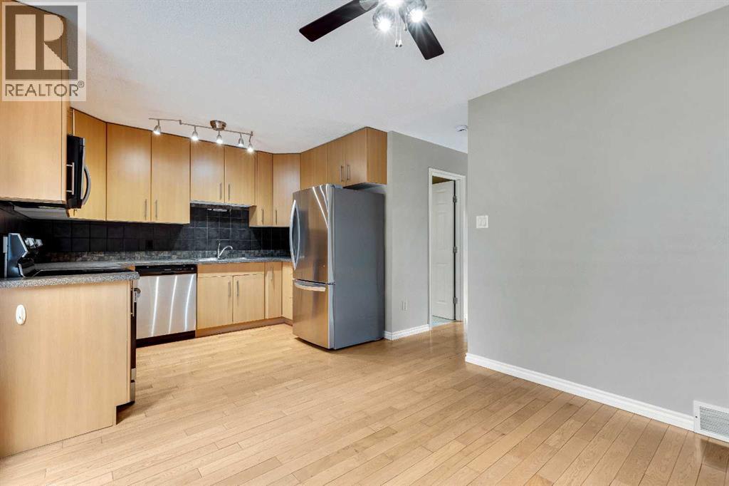 105, 107 Elm Place - photo 8