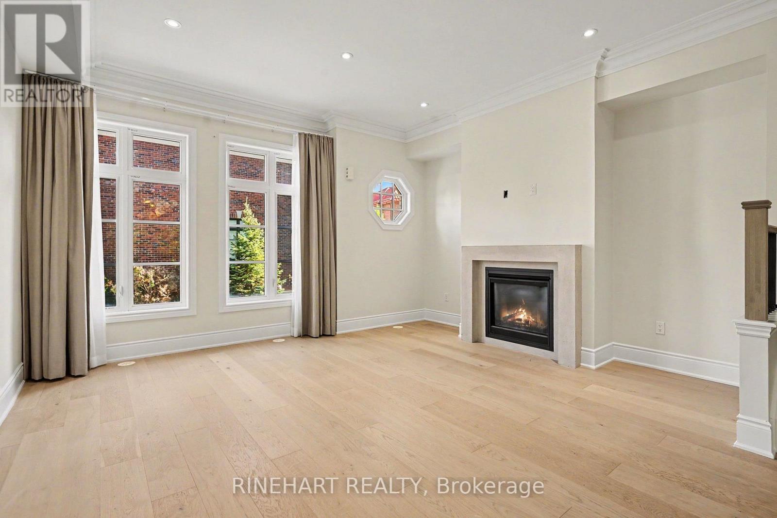 Photo of 2082 QUEENSBOROUGH GATE
