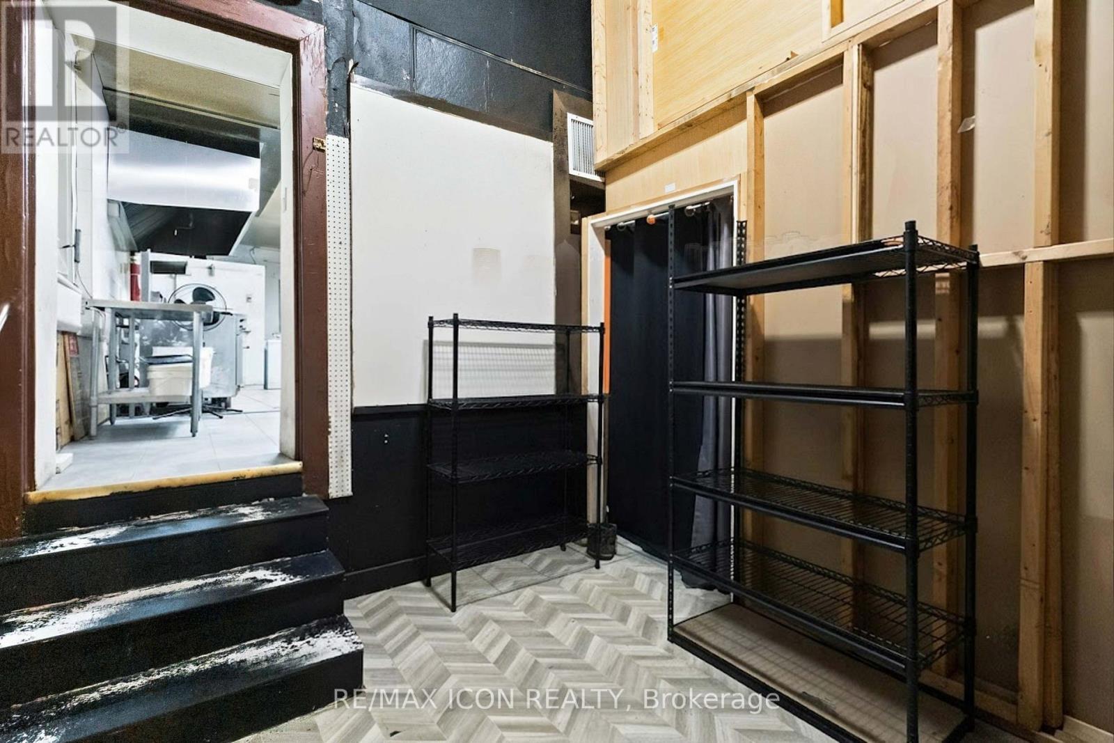 346 RICHMOND STREET, London East (East K) — photo 14