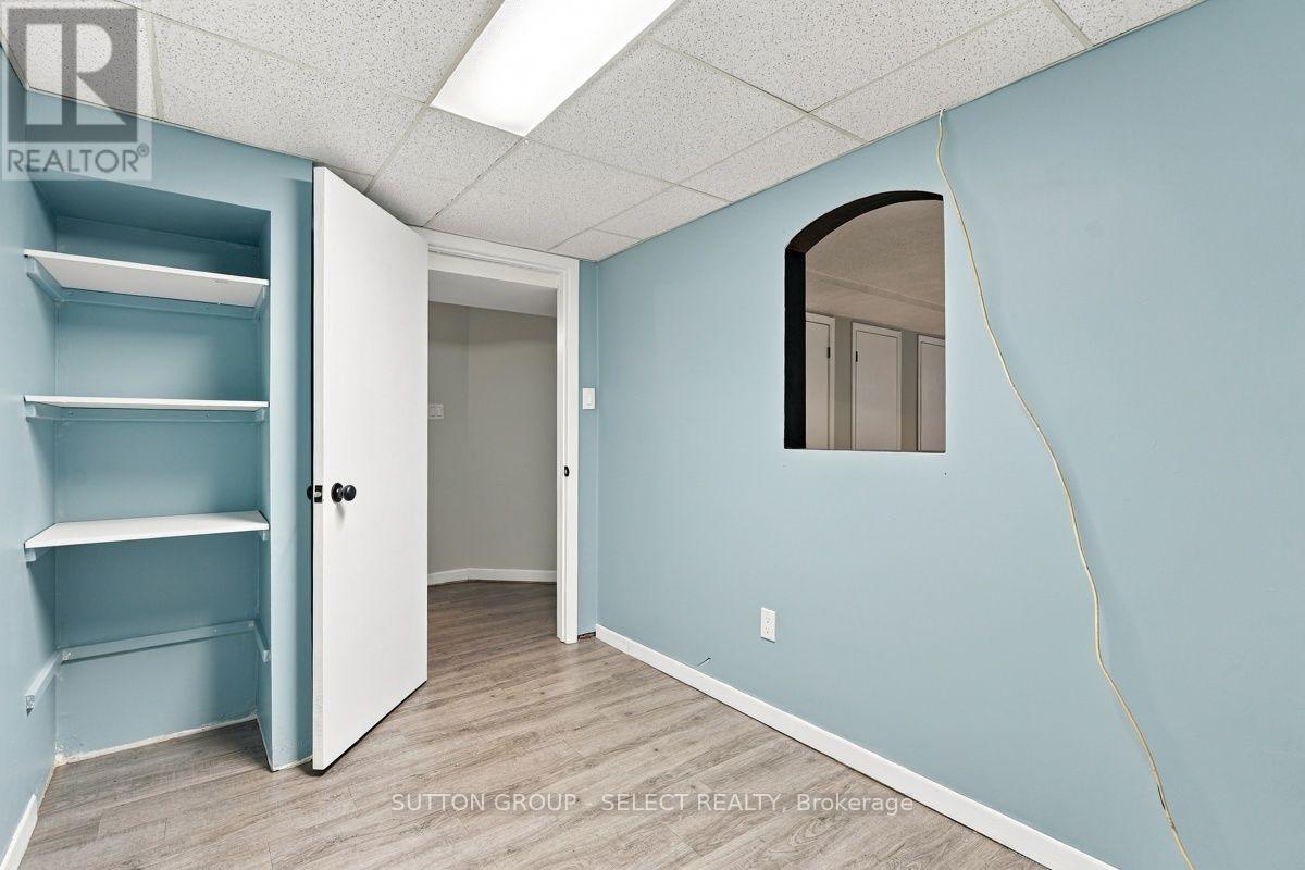 #29 669 OSGOODE DRIVE - 31