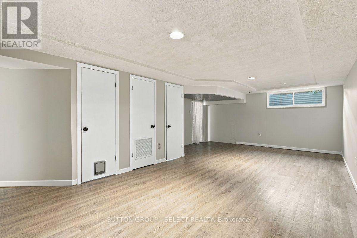 #29 669 OSGOODE DRIVE - 33