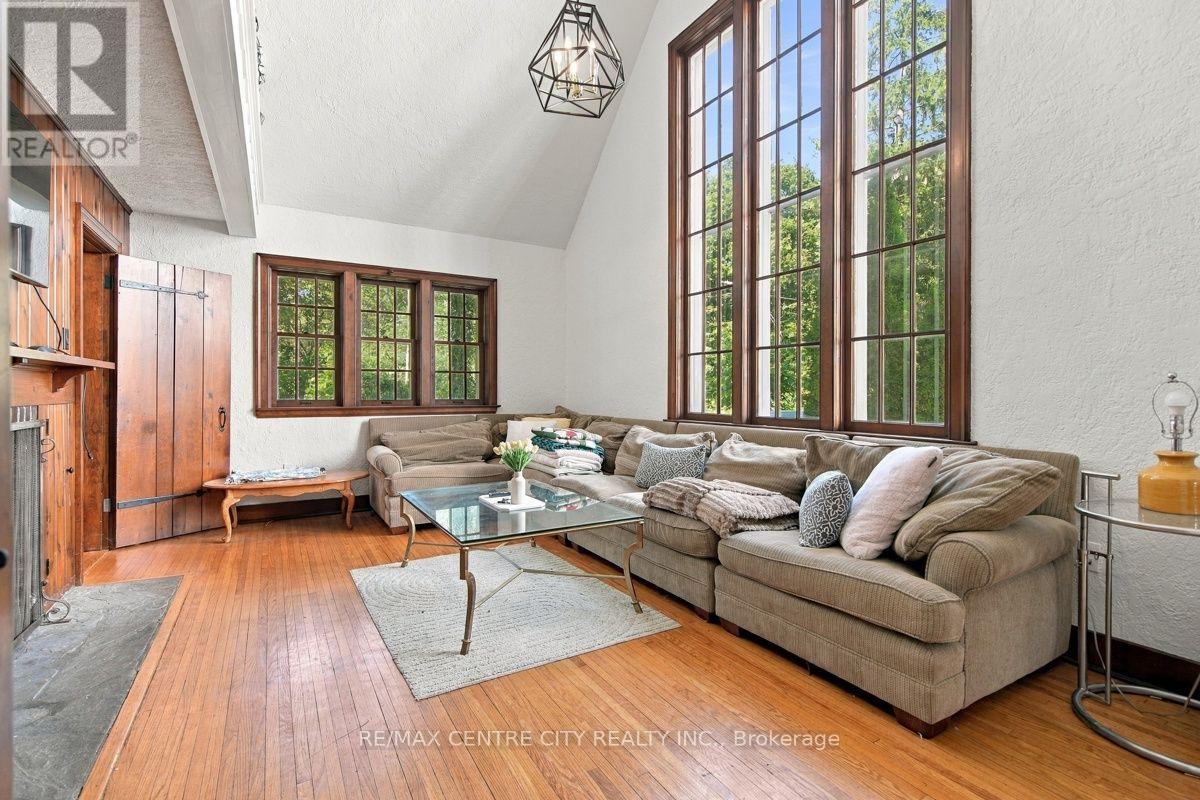 245 BERNARD AVENUE - Image 18
