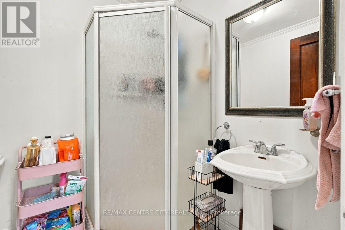 245 BERNARD AVENUE - 24