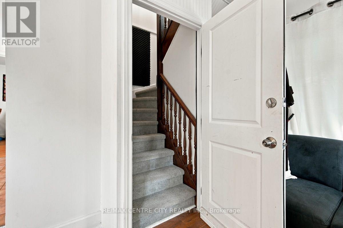245 BERNARD AVENUE - 25