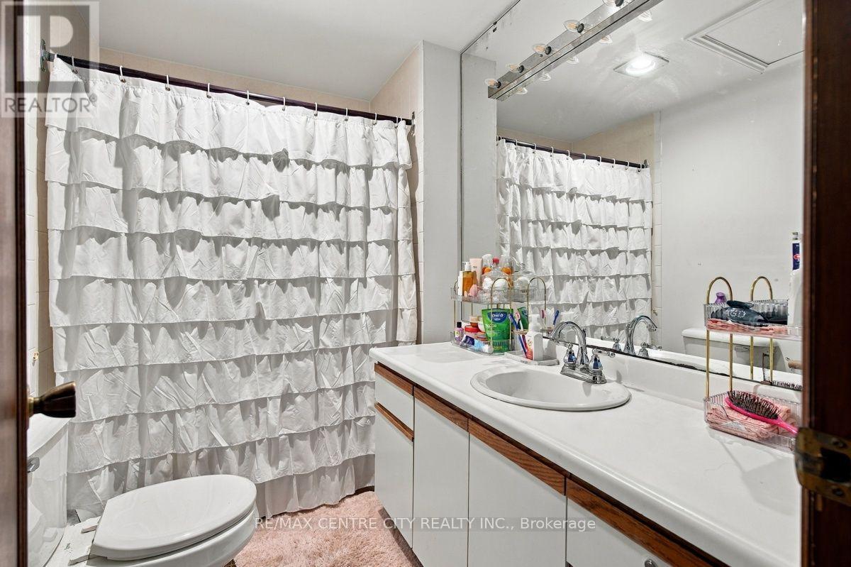 245 BERNARD AVENUE - 28