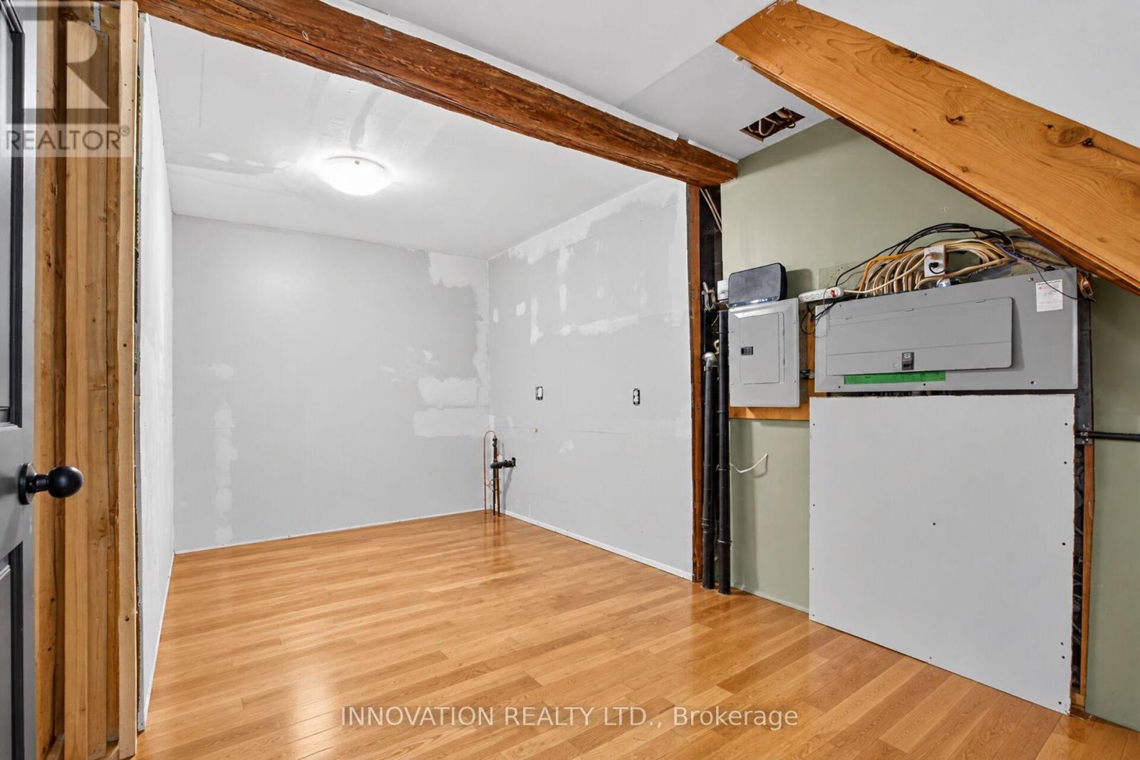 120 MAITLAND STREET - 6