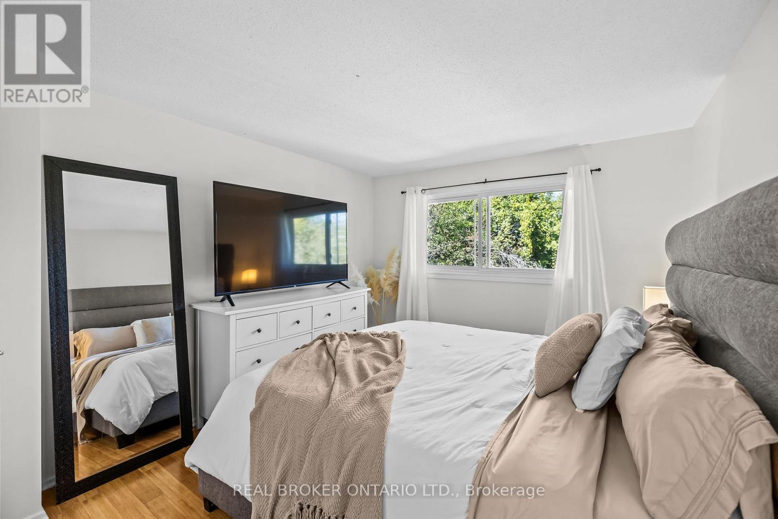 129 WOODFIELD DRIVE - 23