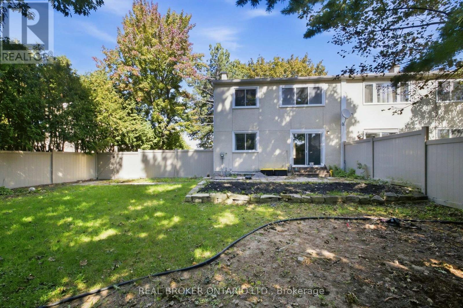 60 TYBALT CRESCENT - 29
