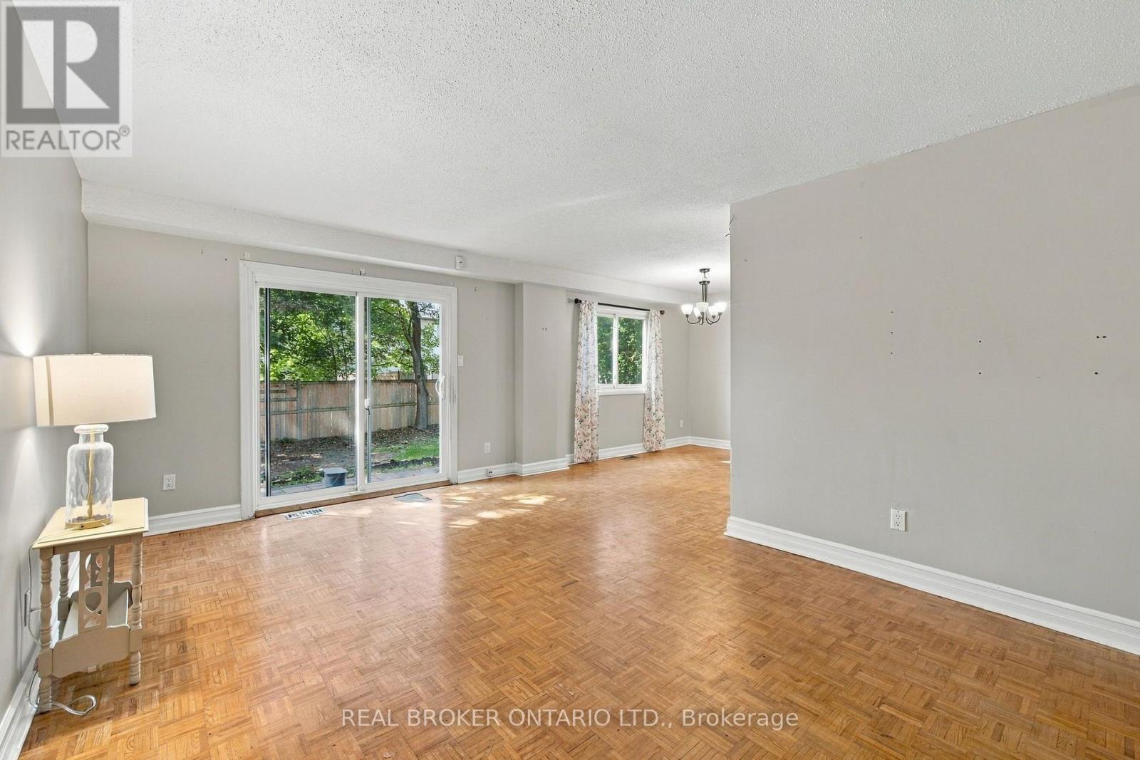 60 TYBALT CRESCENT - 5