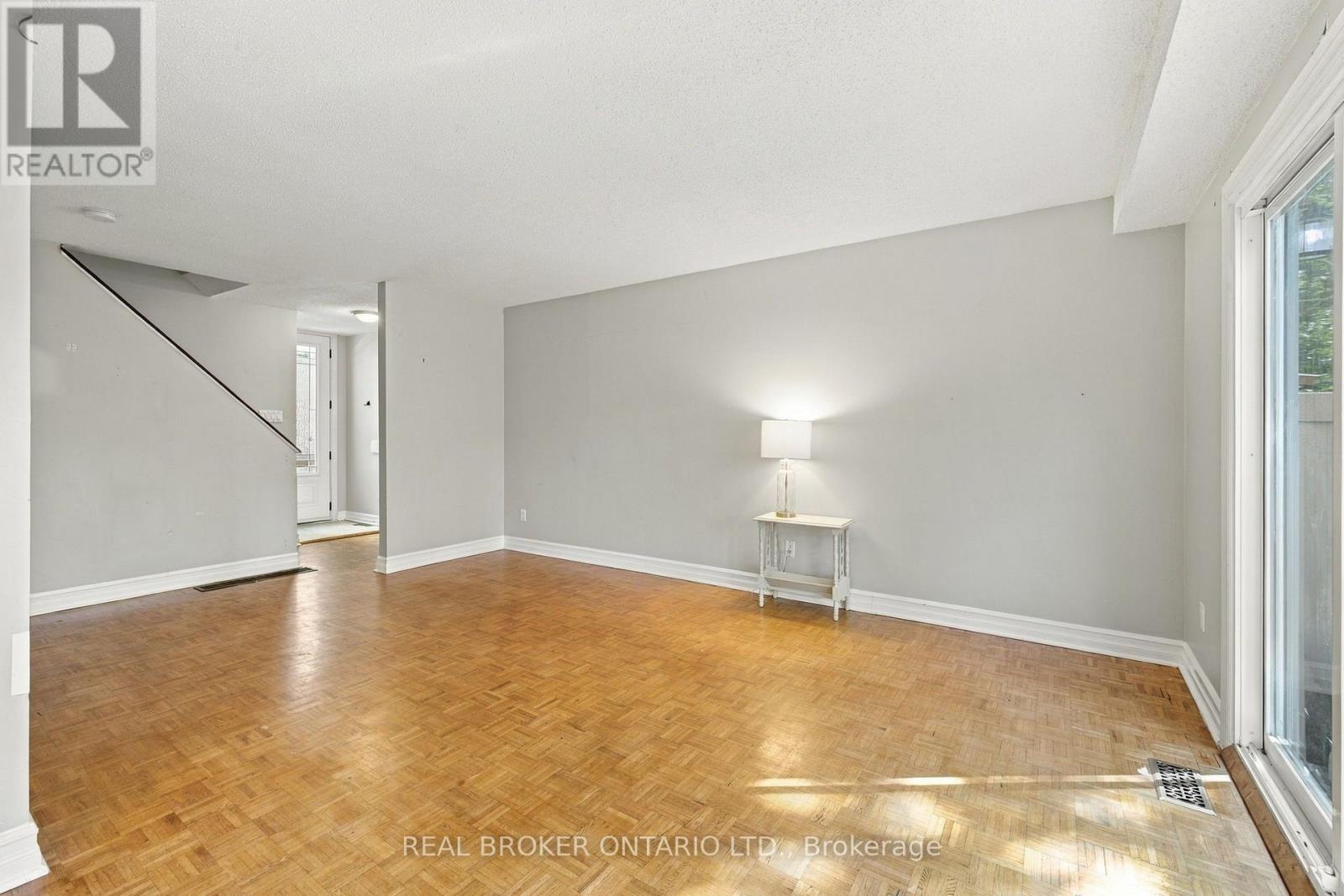 60 TYBALT CRESCENT - 7