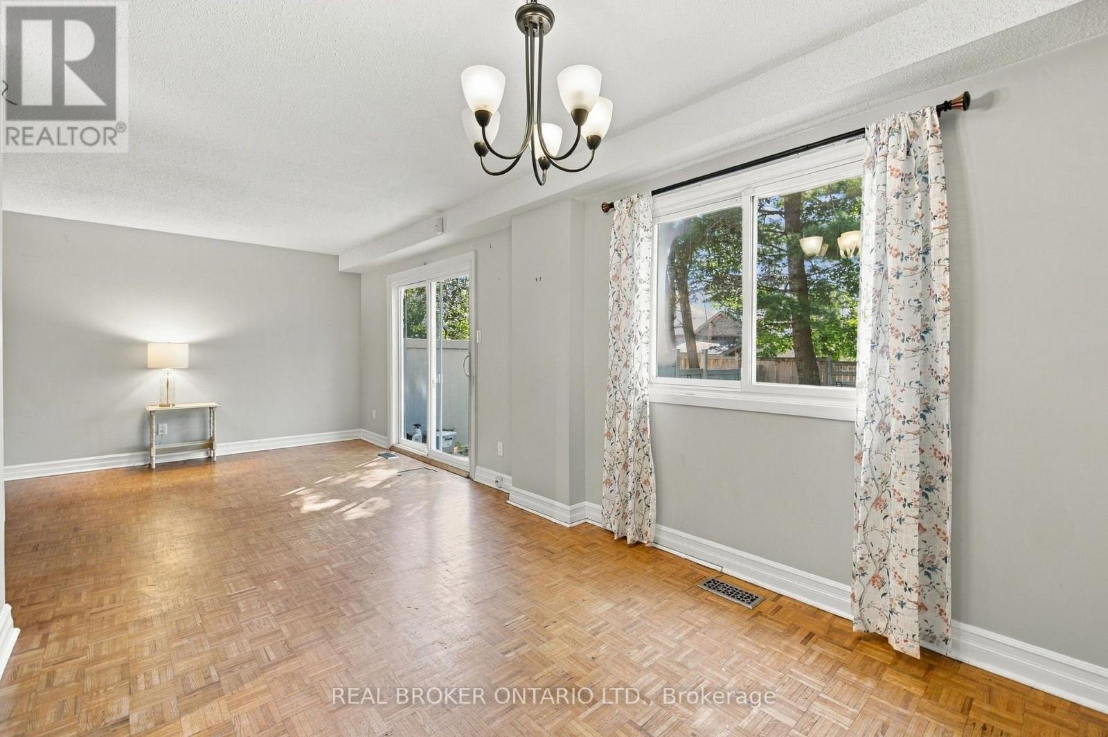 60 TYBALT CRESCENT - 8