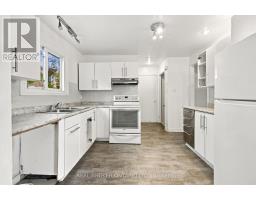 Bathroom - 60 Tybalt Crescent, Ottawa, ON K2H8J5 Photo 11