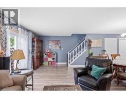 Living room - 4804 John Street, Beamsville, ON L3J0P5 Photo 8
