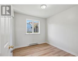 24 Hopedale Crescent thumbnail 13