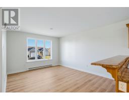 24 Hopedale Crescent thumbnail 4