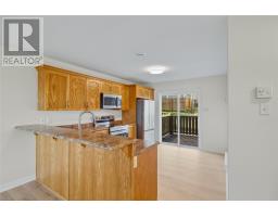 24 Hopedale Crescent thumbnail 6