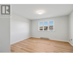 24 Hopedale Crescent thumbnail 9