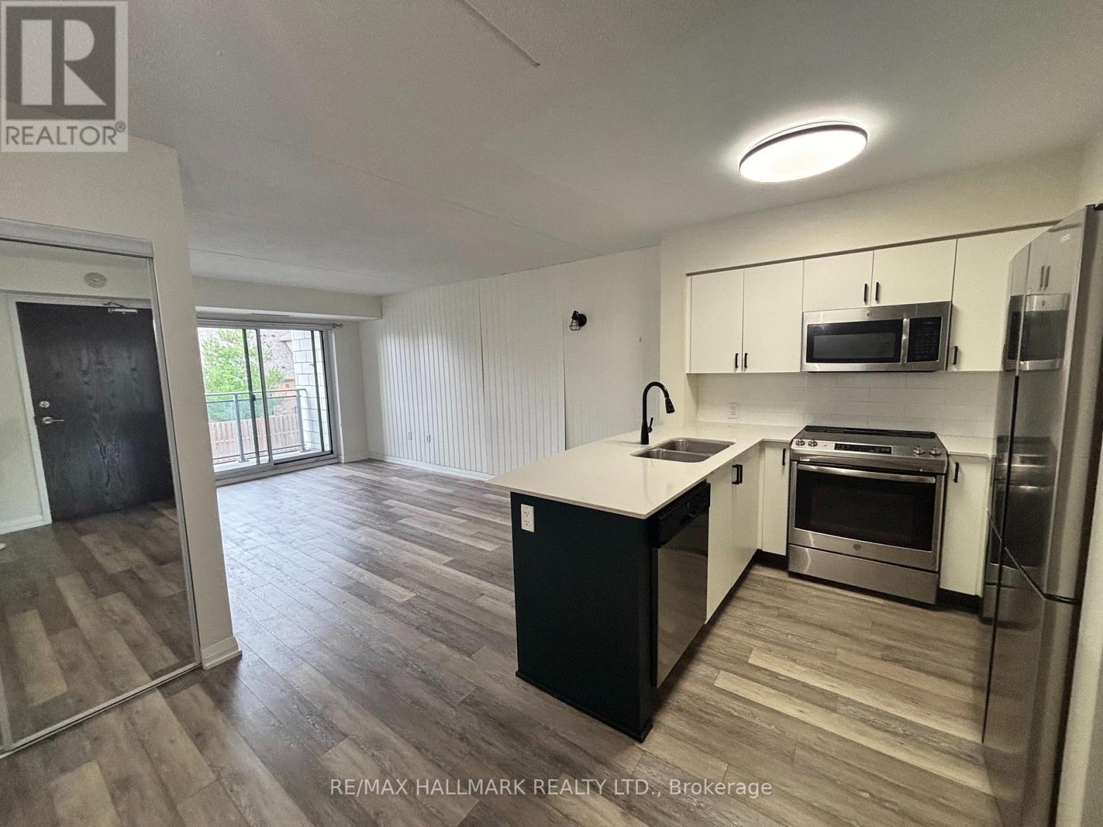 Photo of 216 - 40 VIA ROSEDALE AVENUE