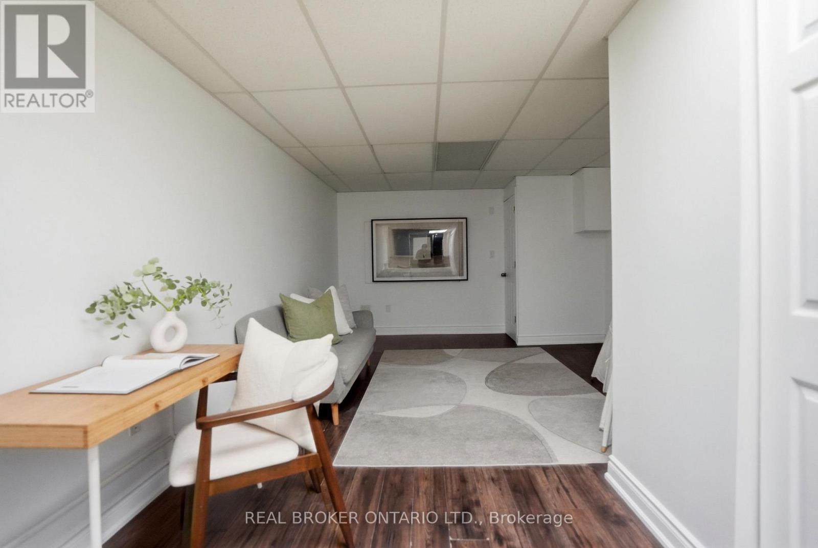 #407 895 MAPLE AVENUE - 33