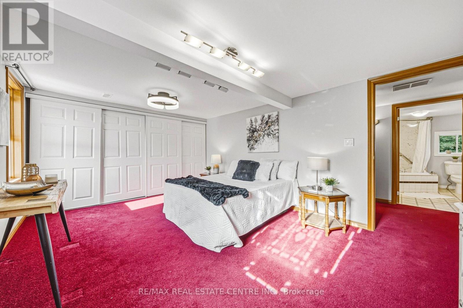 950 HAMILTON STREET - Image 23