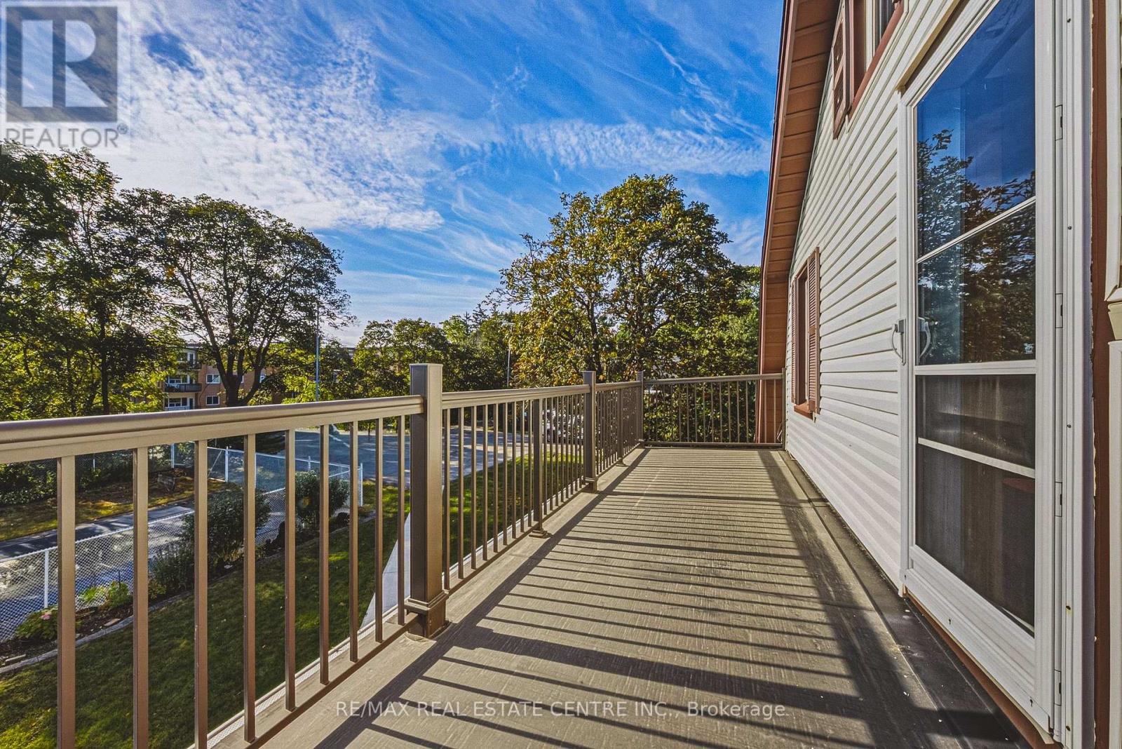 950 HAMILTON STREET - 24