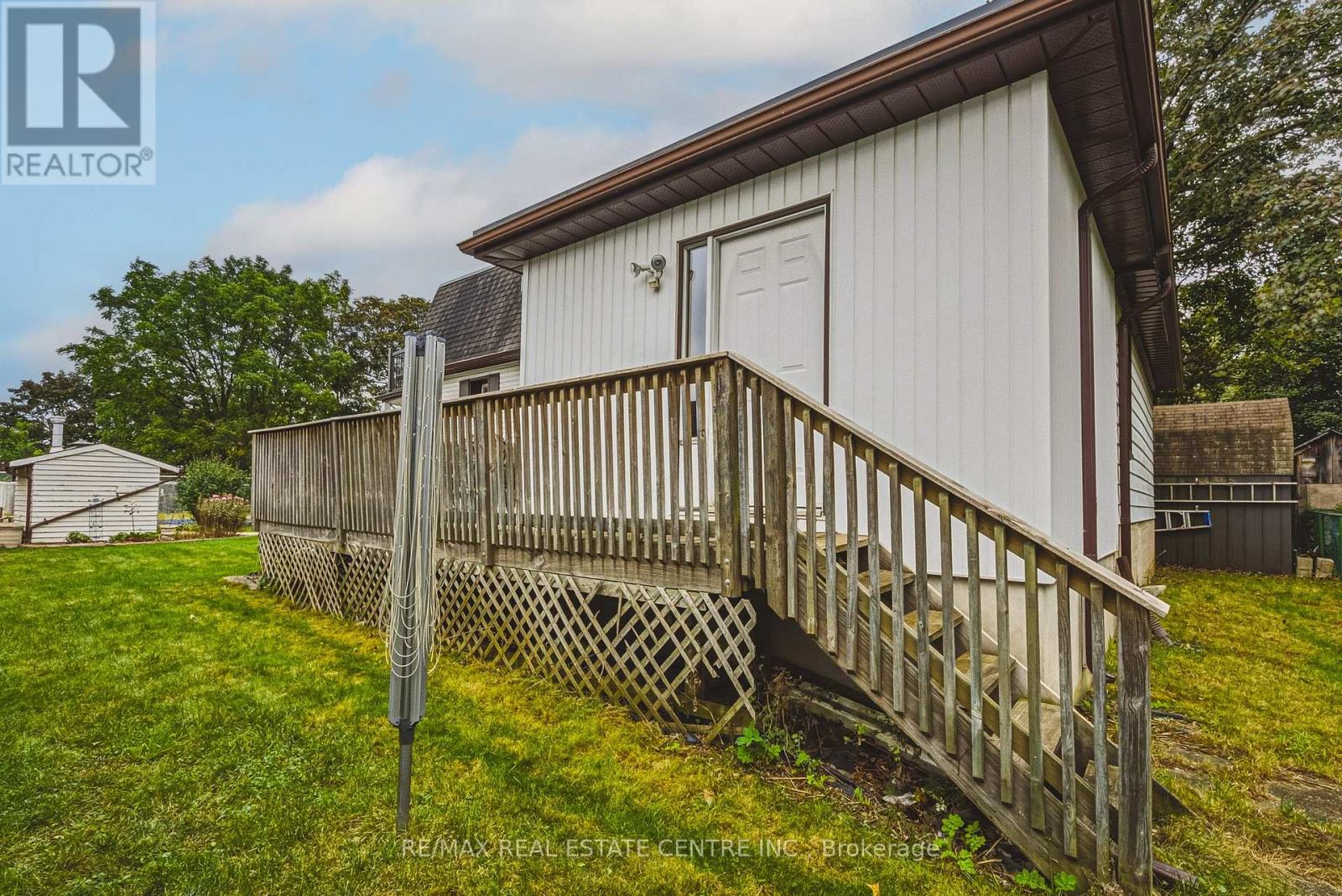 950 HAMILTON STREET - 35
