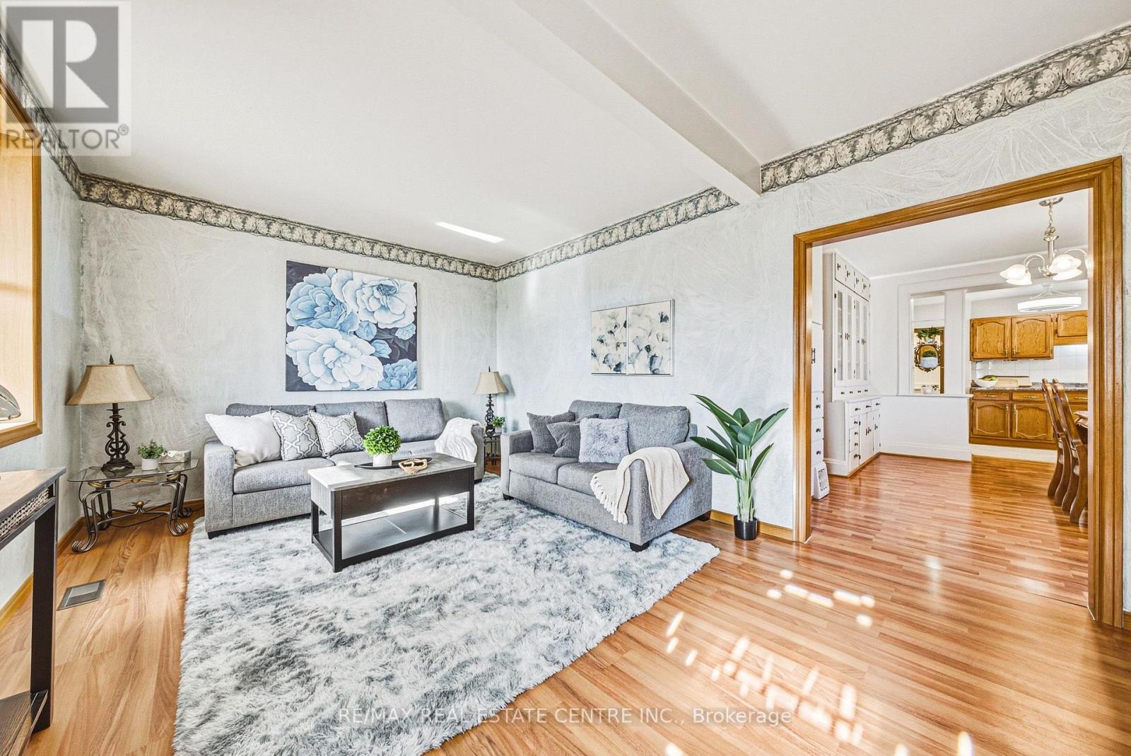 950 HAMILTON STREET - 9