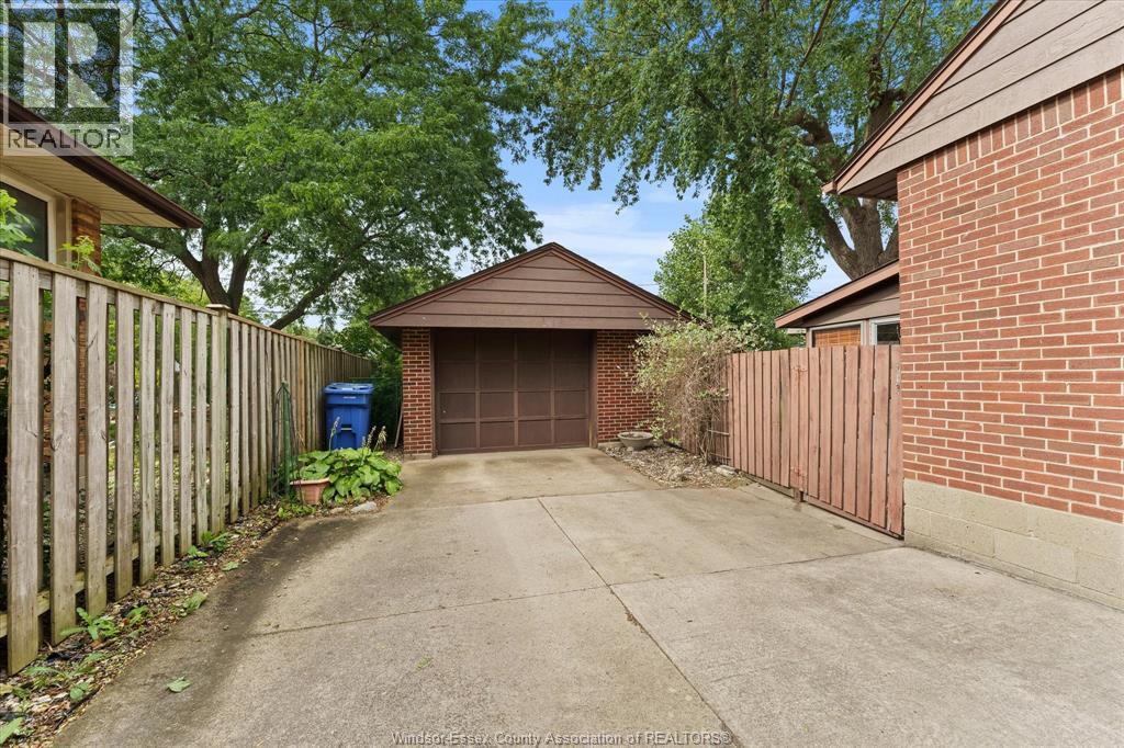3189 MCKAY - 34