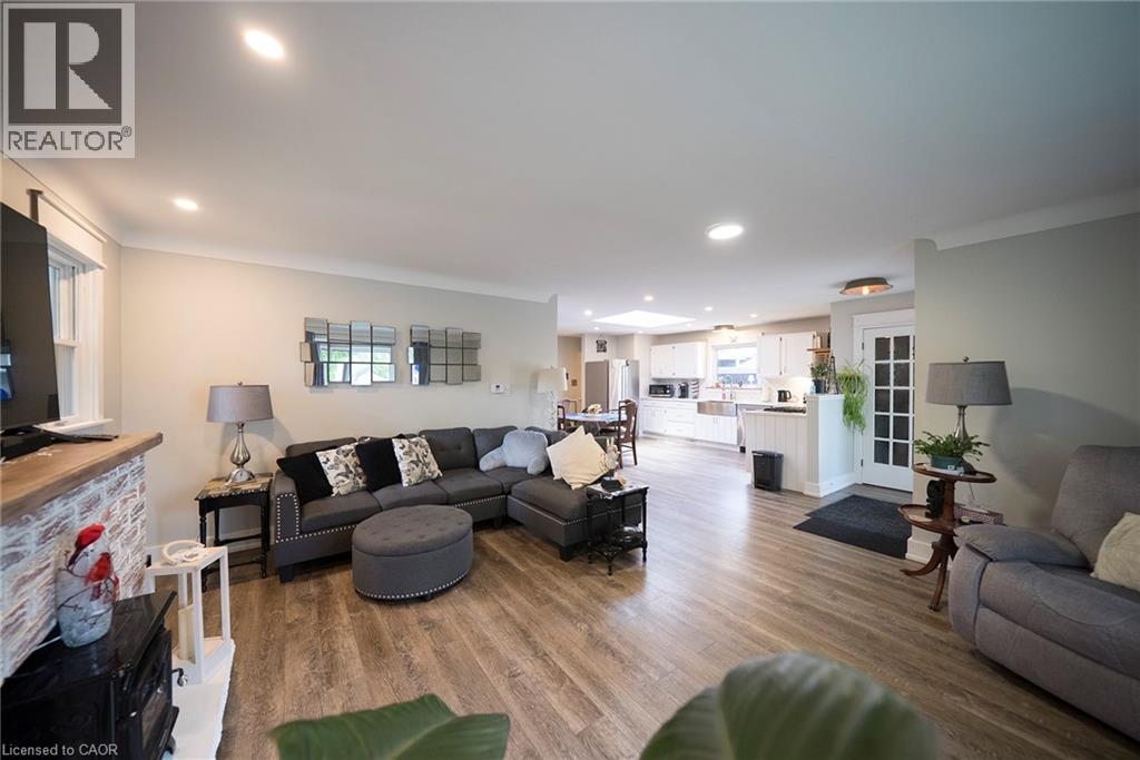 260 OWEN Street - 9
