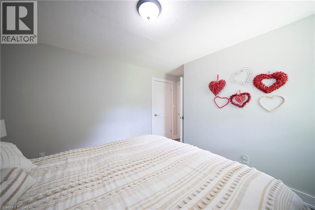 260 OWEN Street - 20