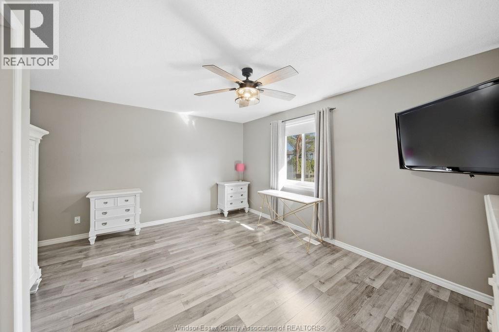 12091 OLIVER - Image 18