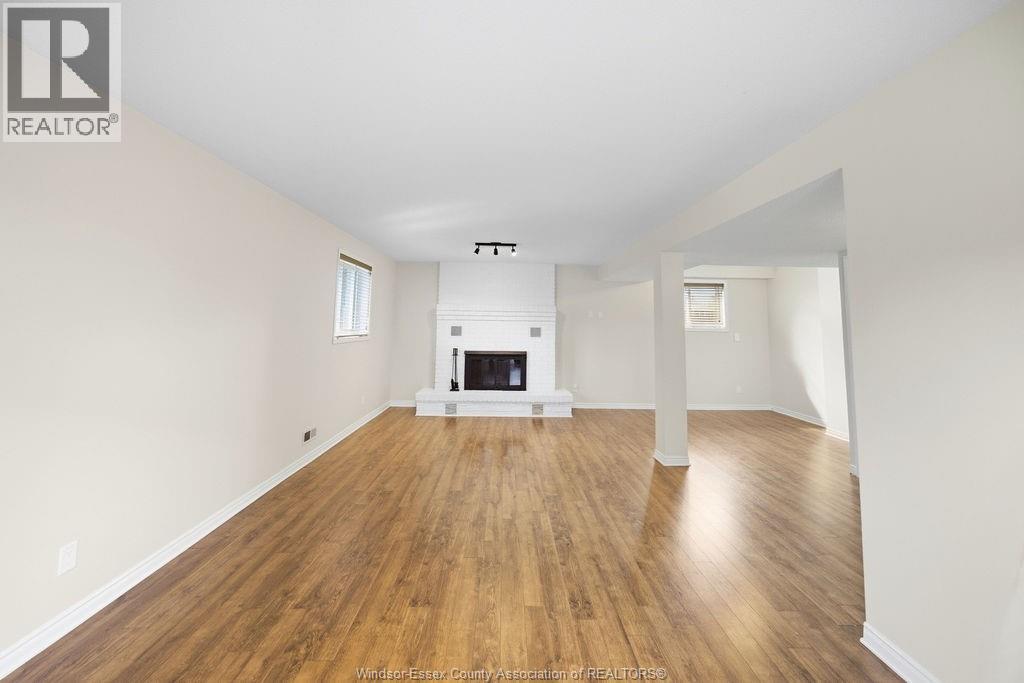 12091 OLIVER - Image 36