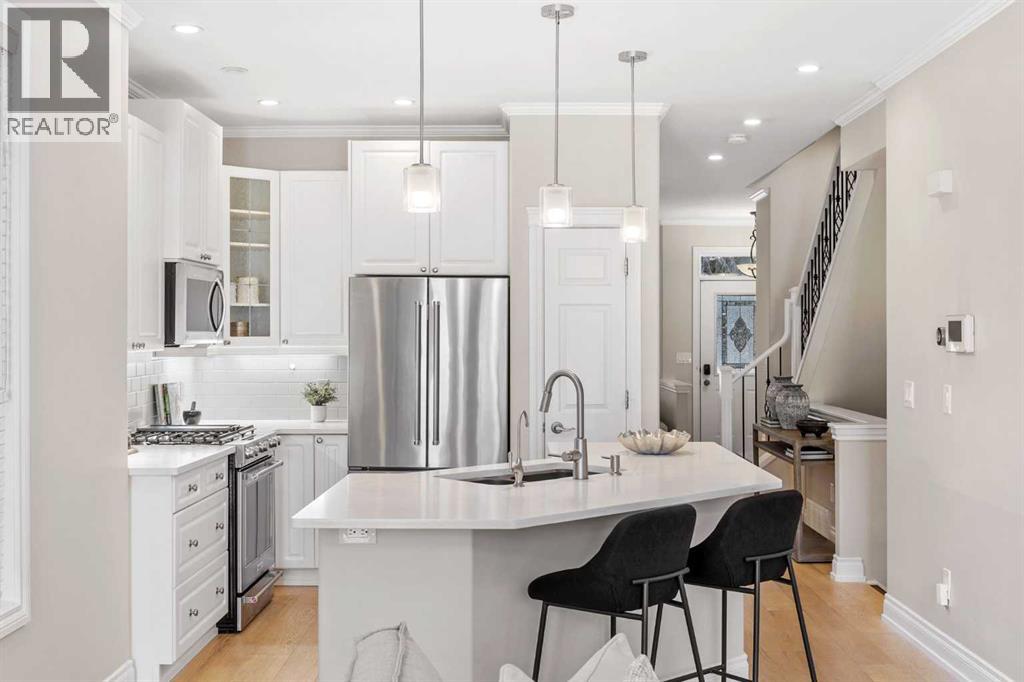608 24 Avenue SW - photo 15