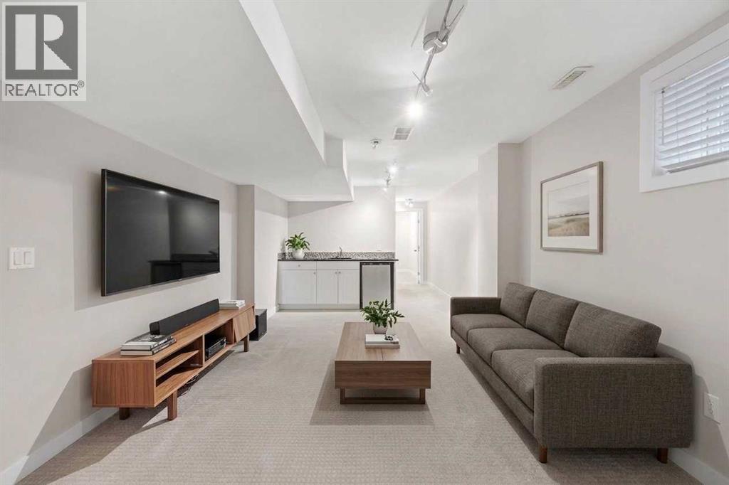 608 24 Avenue SW - photo 40