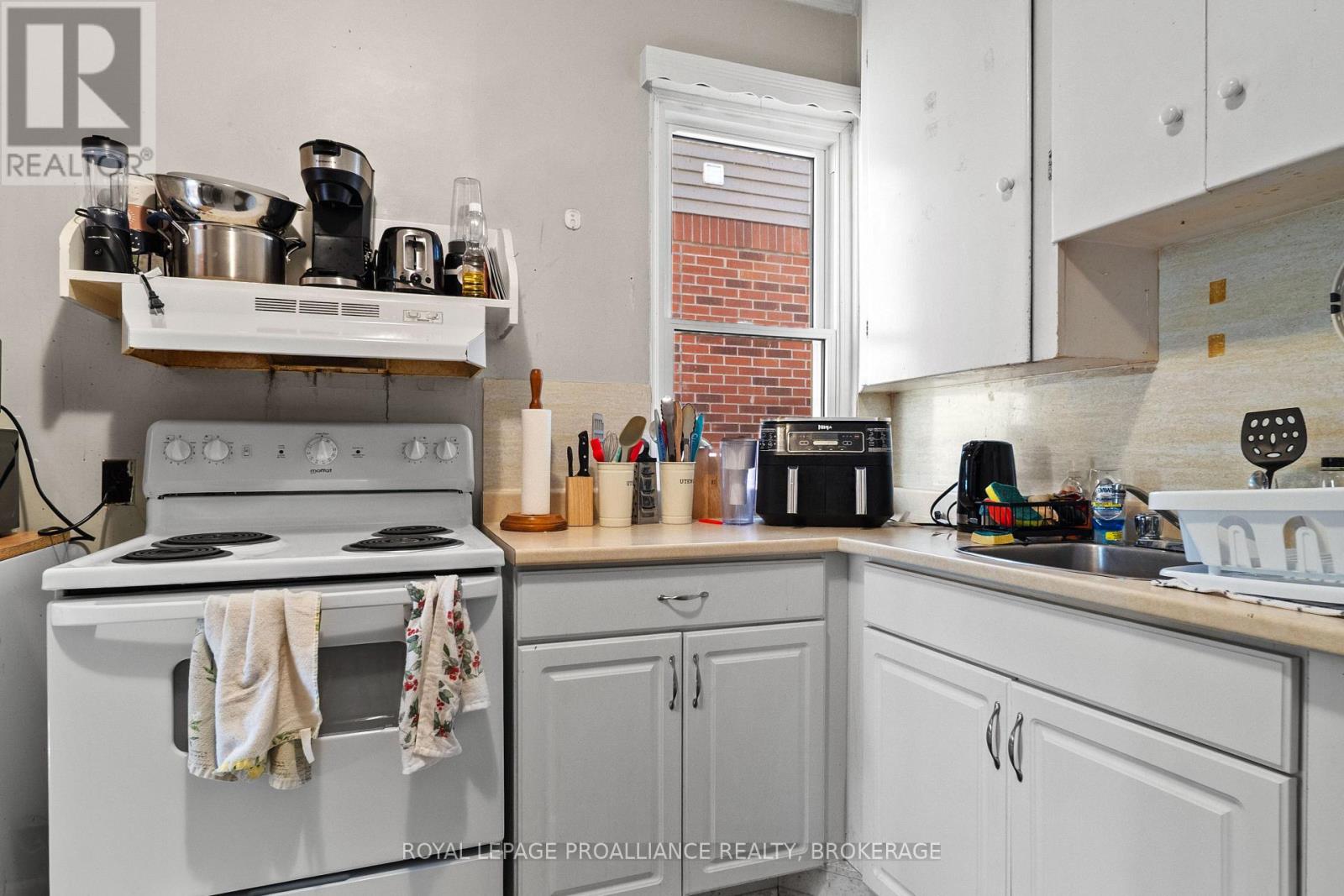 153 MACDONNELL STREET - 13