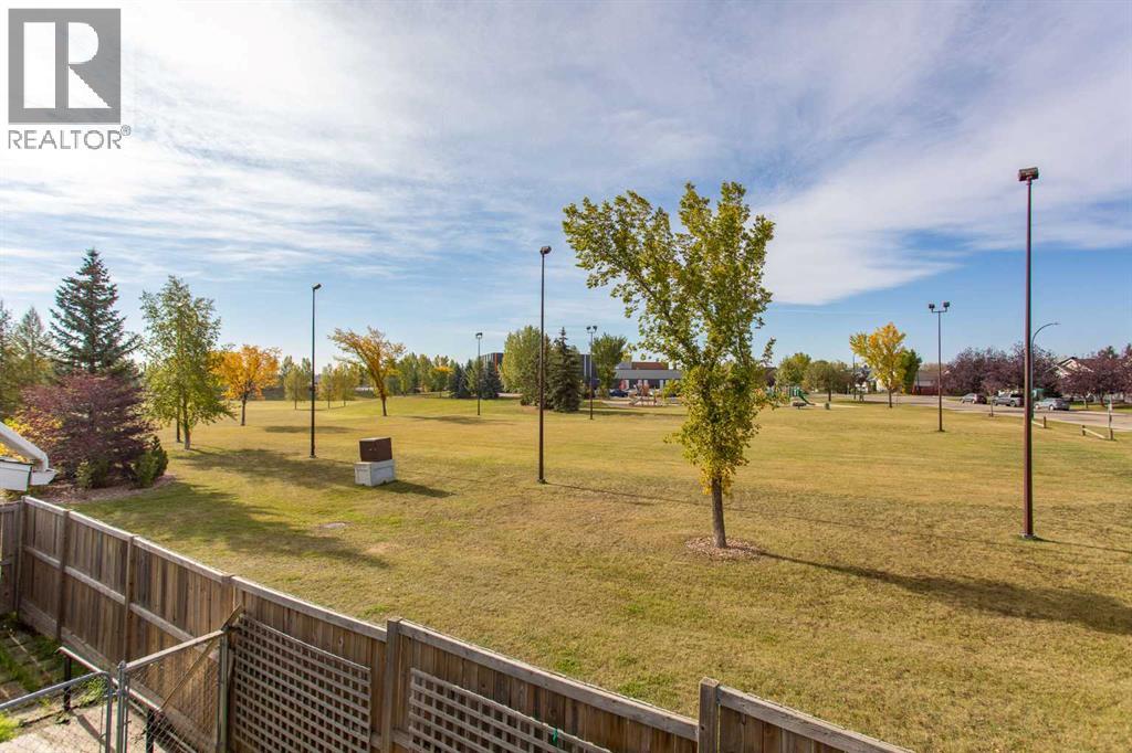 Great location next to park/playground/school