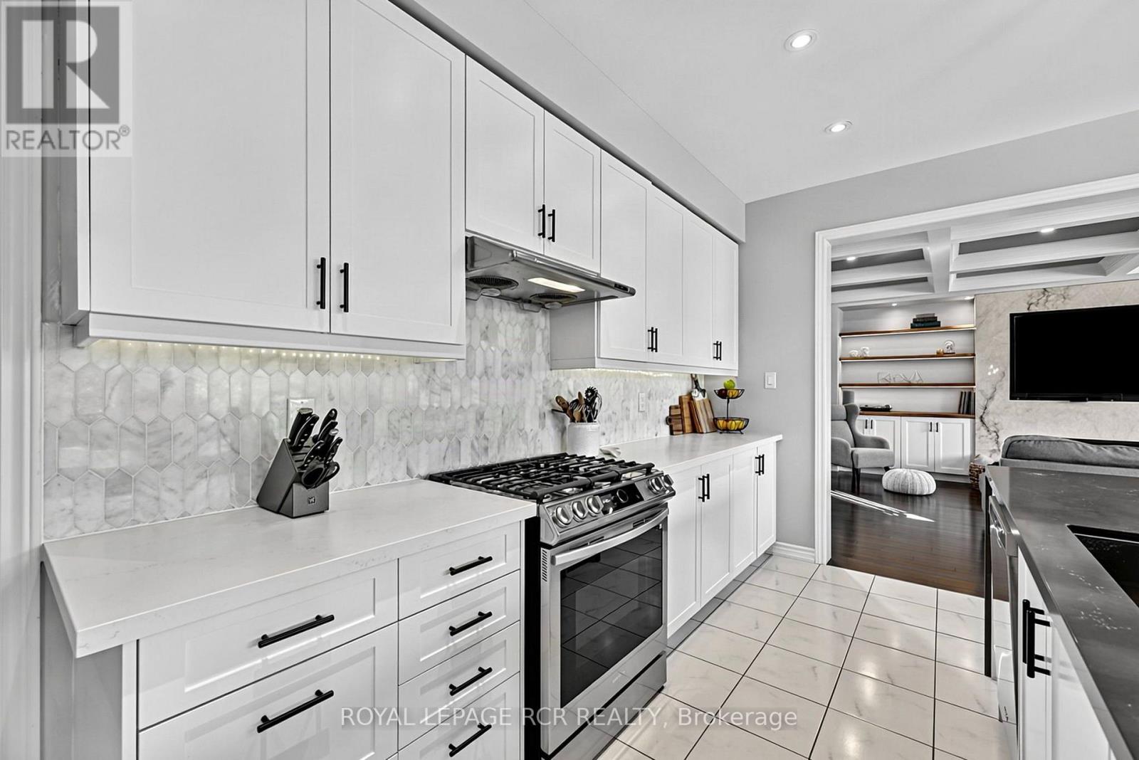 52 HACKETT STREET - 14