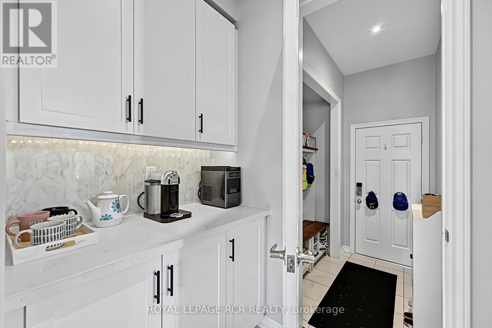 52 HACKETT STREET - 16