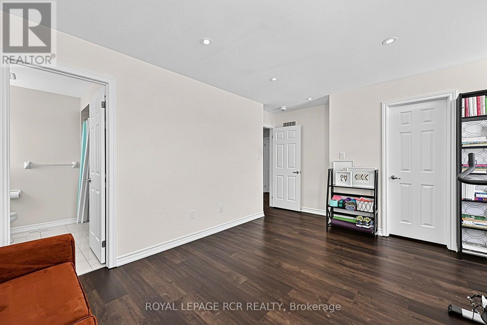 52 HACKETT STREET - 26