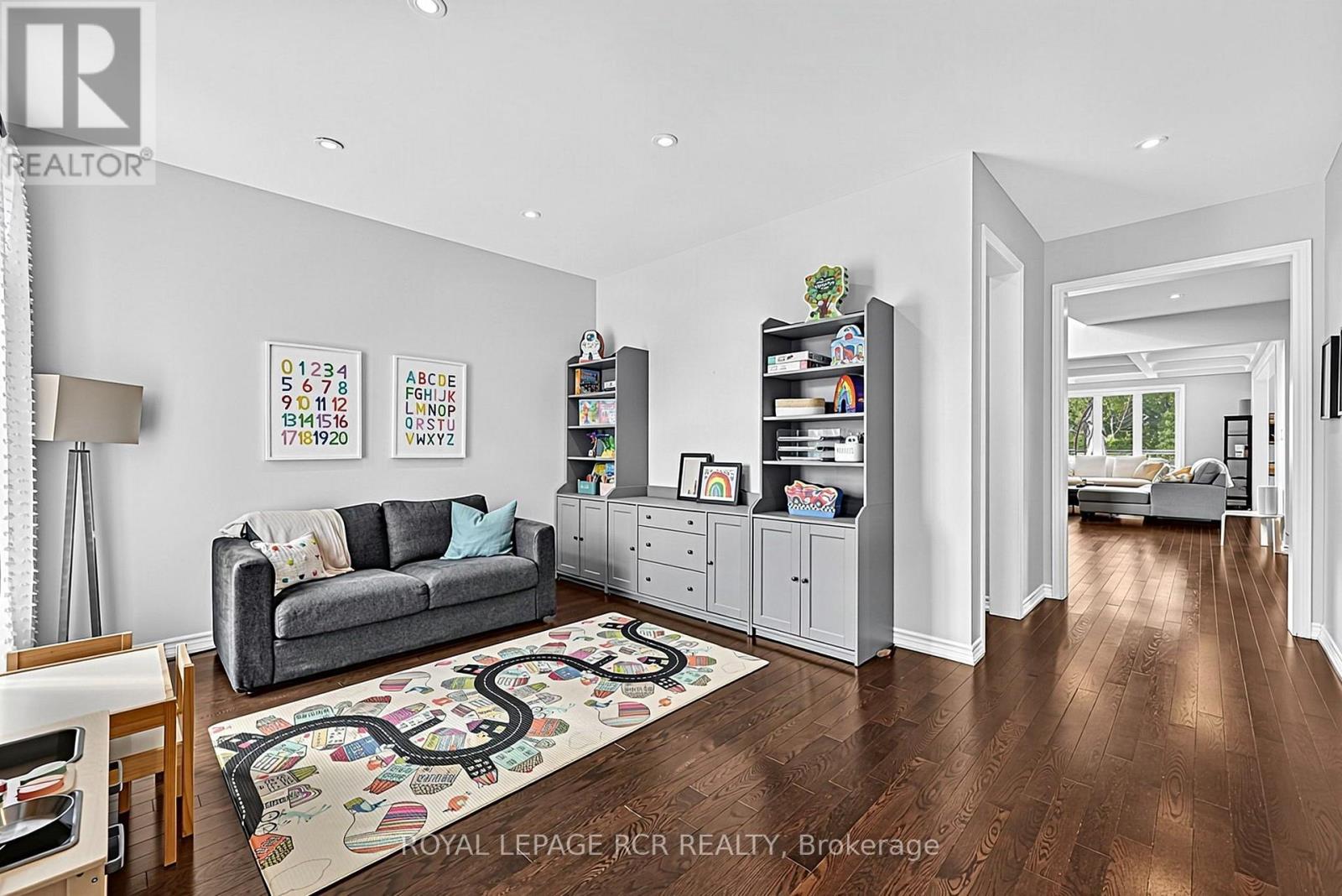 52 HACKETT STREET - 4