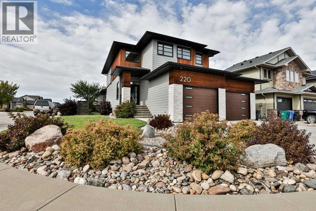 Property for sale at 220 Canyon Estates Way W
