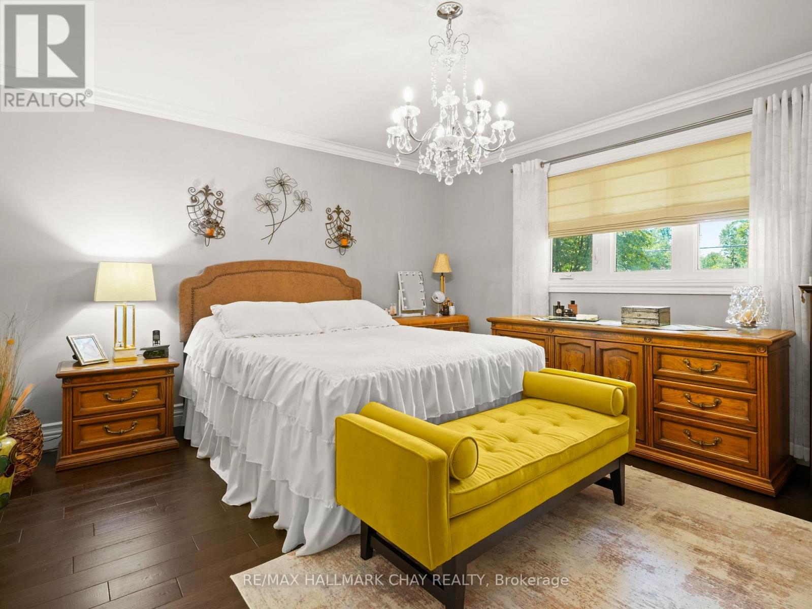 20 DOWNER CRESCENT - Image 23