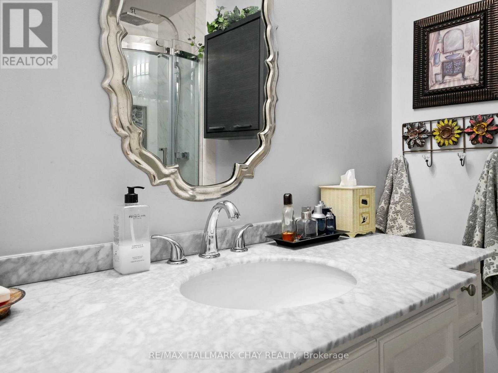 20 DOWNER CRESCENT - Image 24