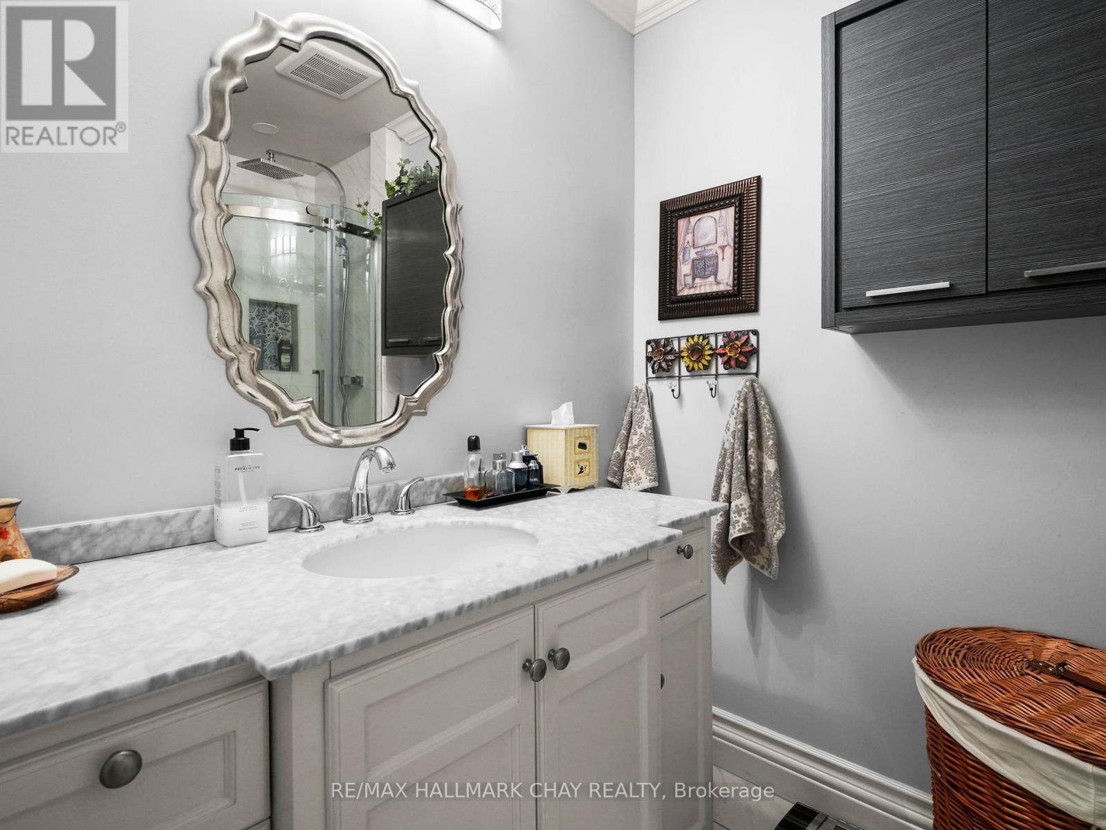 20 DOWNER CRESCENT - Image 25