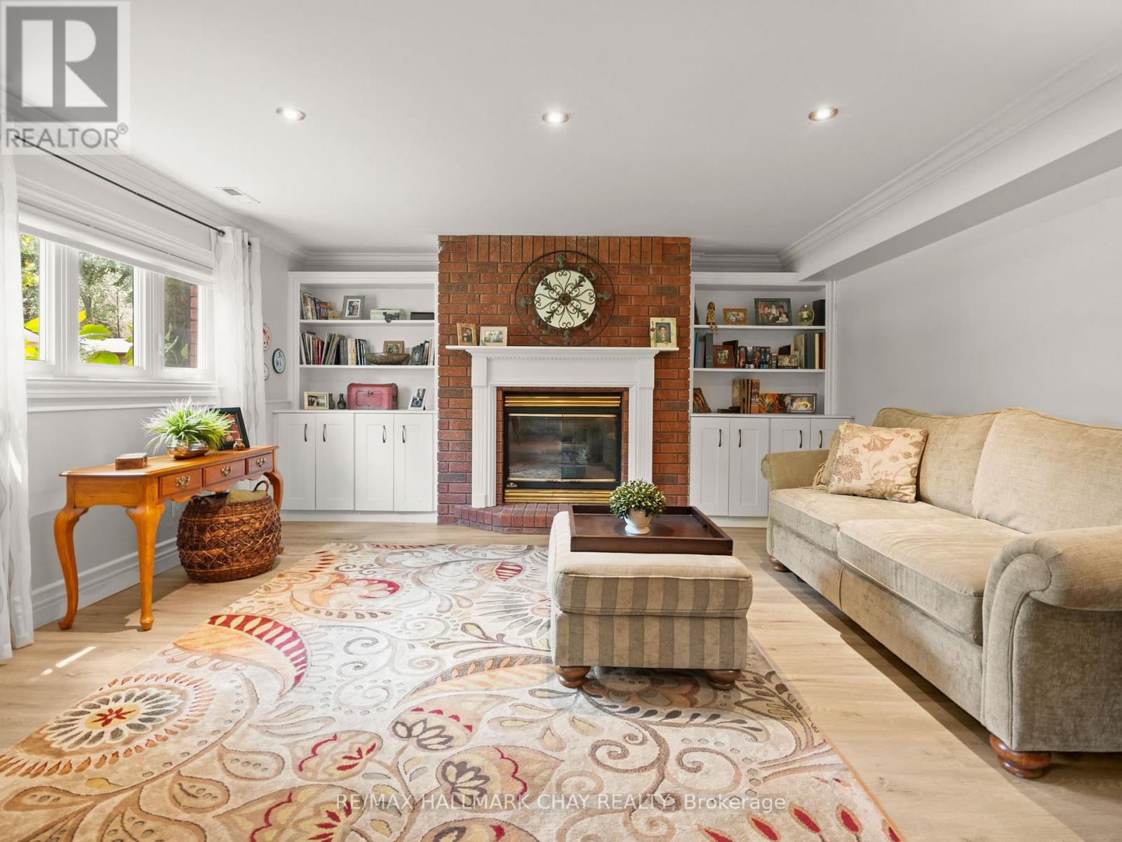 20 DOWNER CRESCENT - Image 29