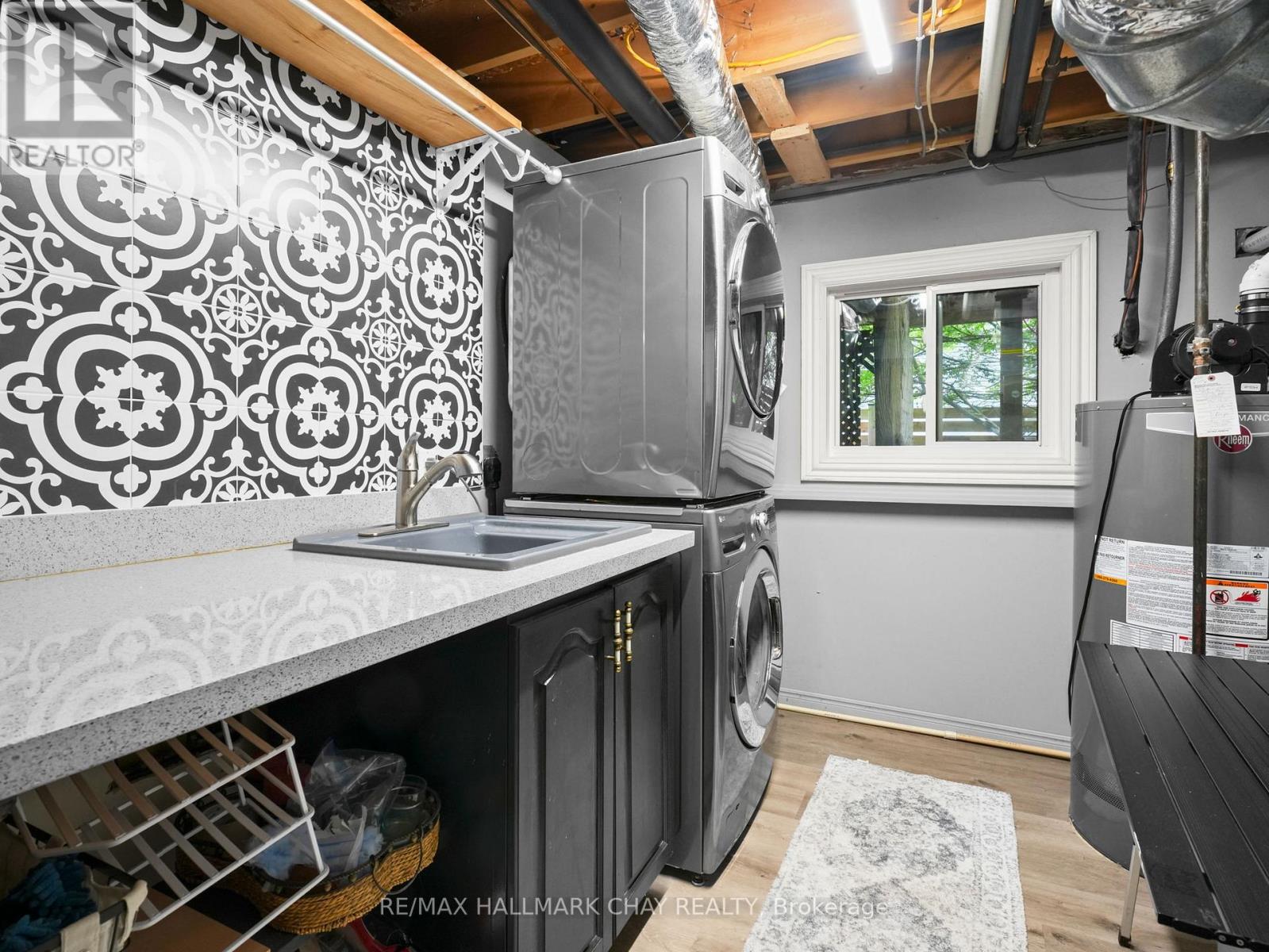 20 DOWNER CRESCENT - Image 37
